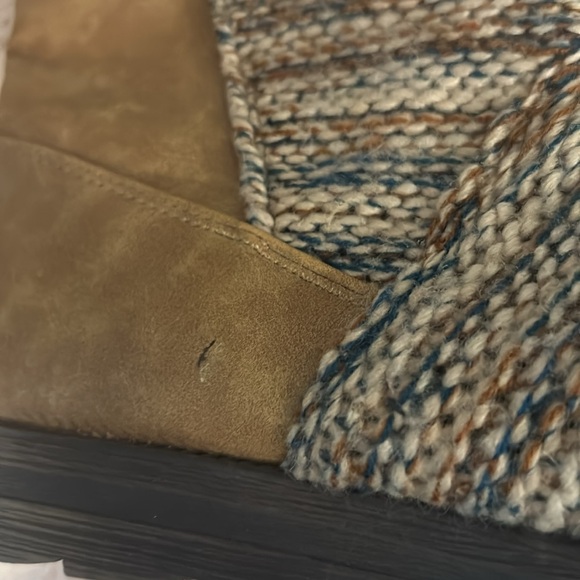 Size 8 boots - Picture 7 of 12